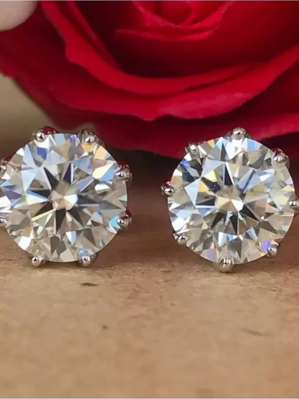 NWT Diamond Lab grown 10 cts stud earrings